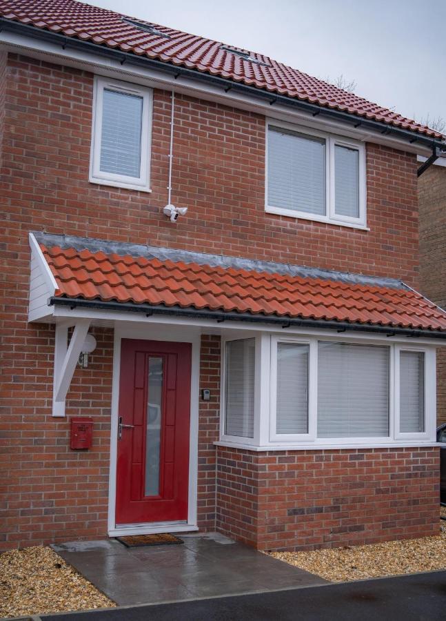 The Red House Modern Stylish Home From Home Walking Distance To Cardiff Bay And City Centre With Parking エクステリア 写真