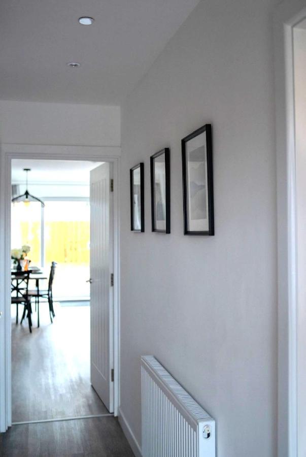 The Red House Modern Stylish Home From Home Walking Distance To Cardiff Bay And City Centre With Parking エクステリア 写真